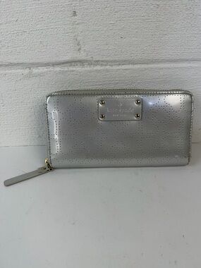 Kate Spade Metro Neda Silver Zip Around Wallet